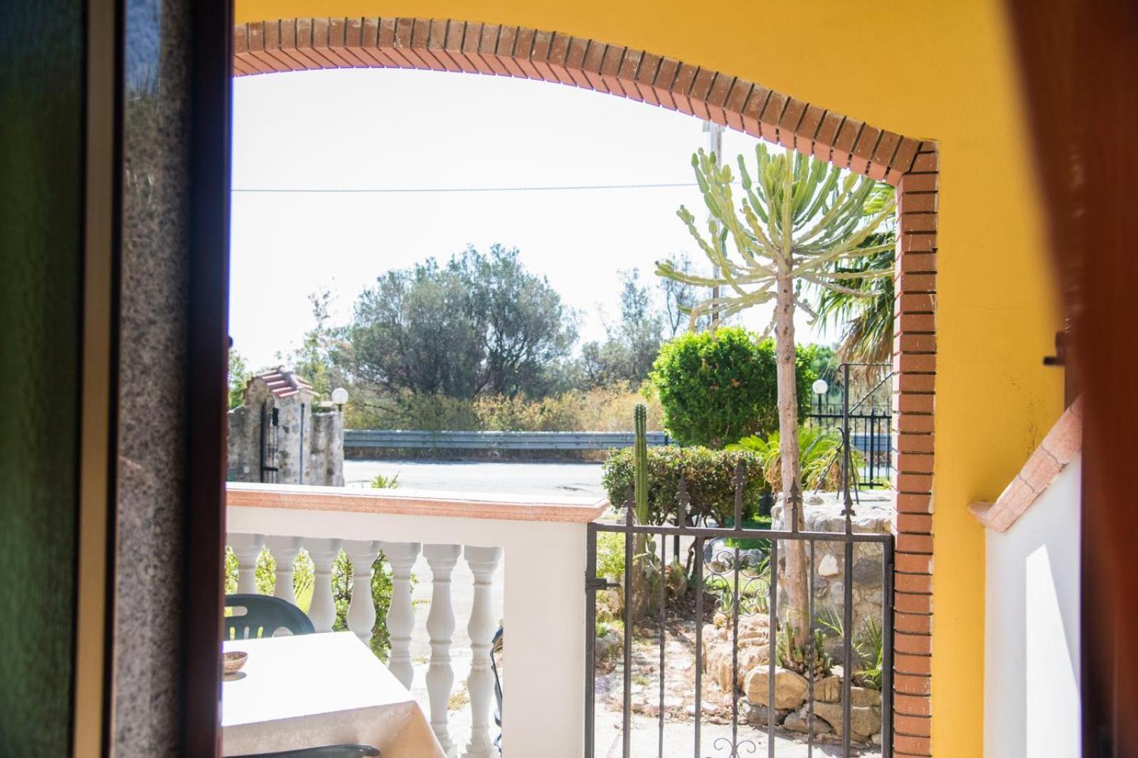 B&B Casa Cosmano Brancaleone Marina Bagian luar foto