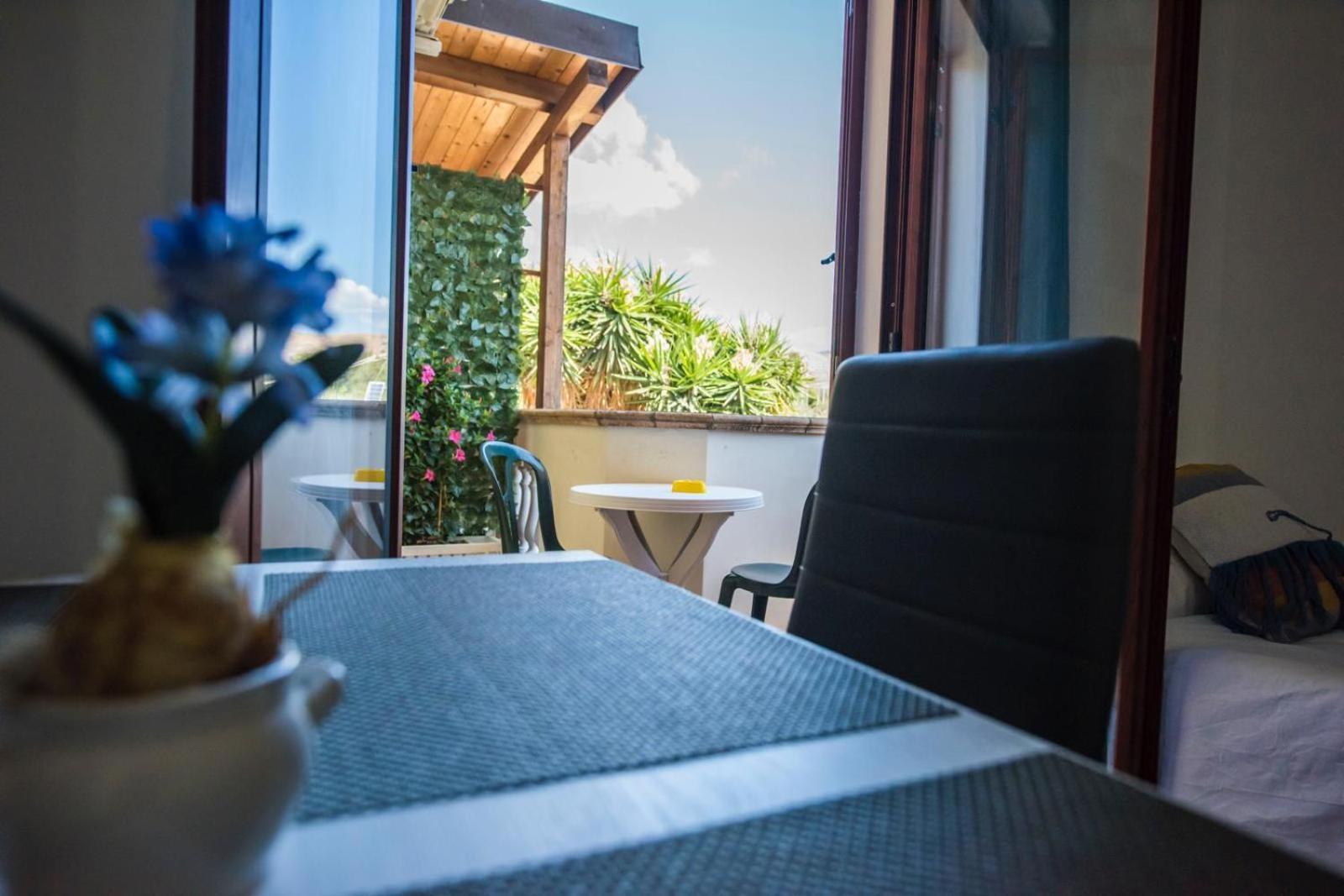 B&B Casa Cosmano Brancaleone Marina Bagian luar foto