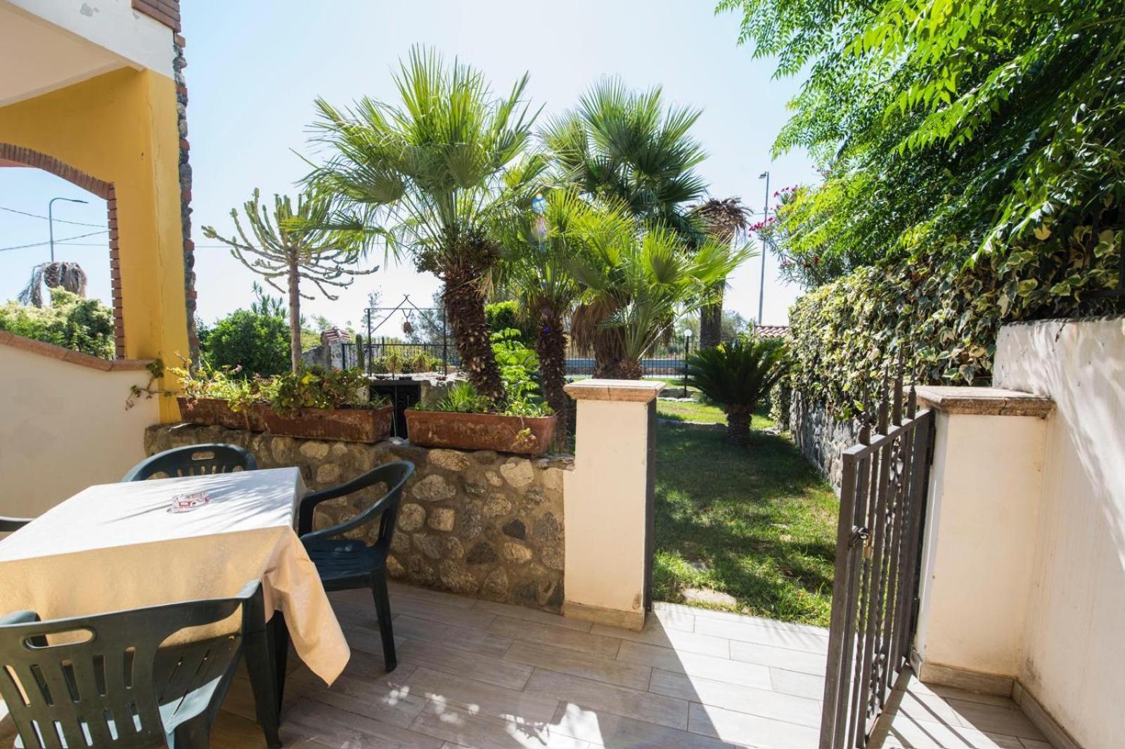 B&B Casa Cosmano Brancaleone Marina Bagian luar foto