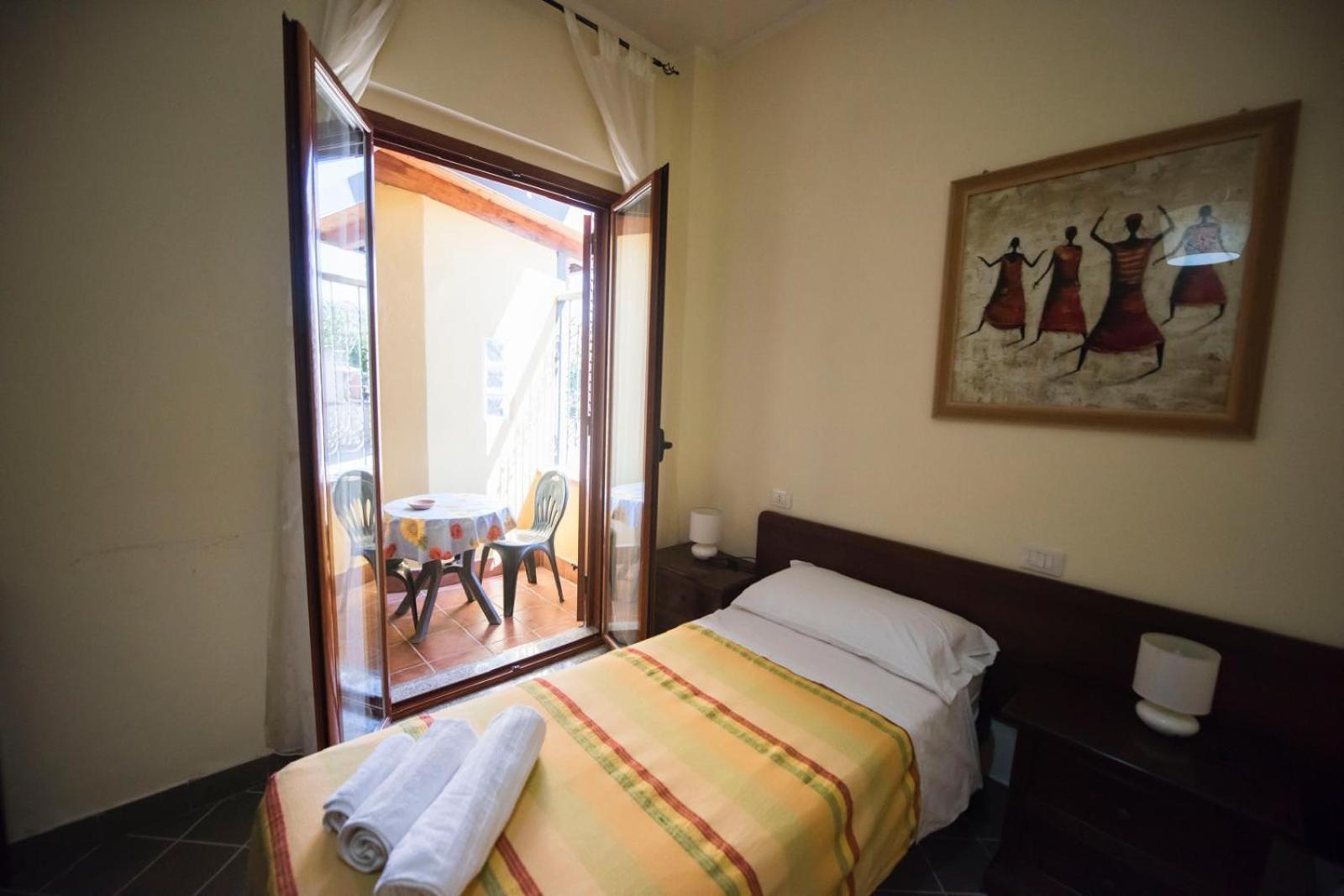 B&B Casa Cosmano Brancaleone Marina Bagian luar foto