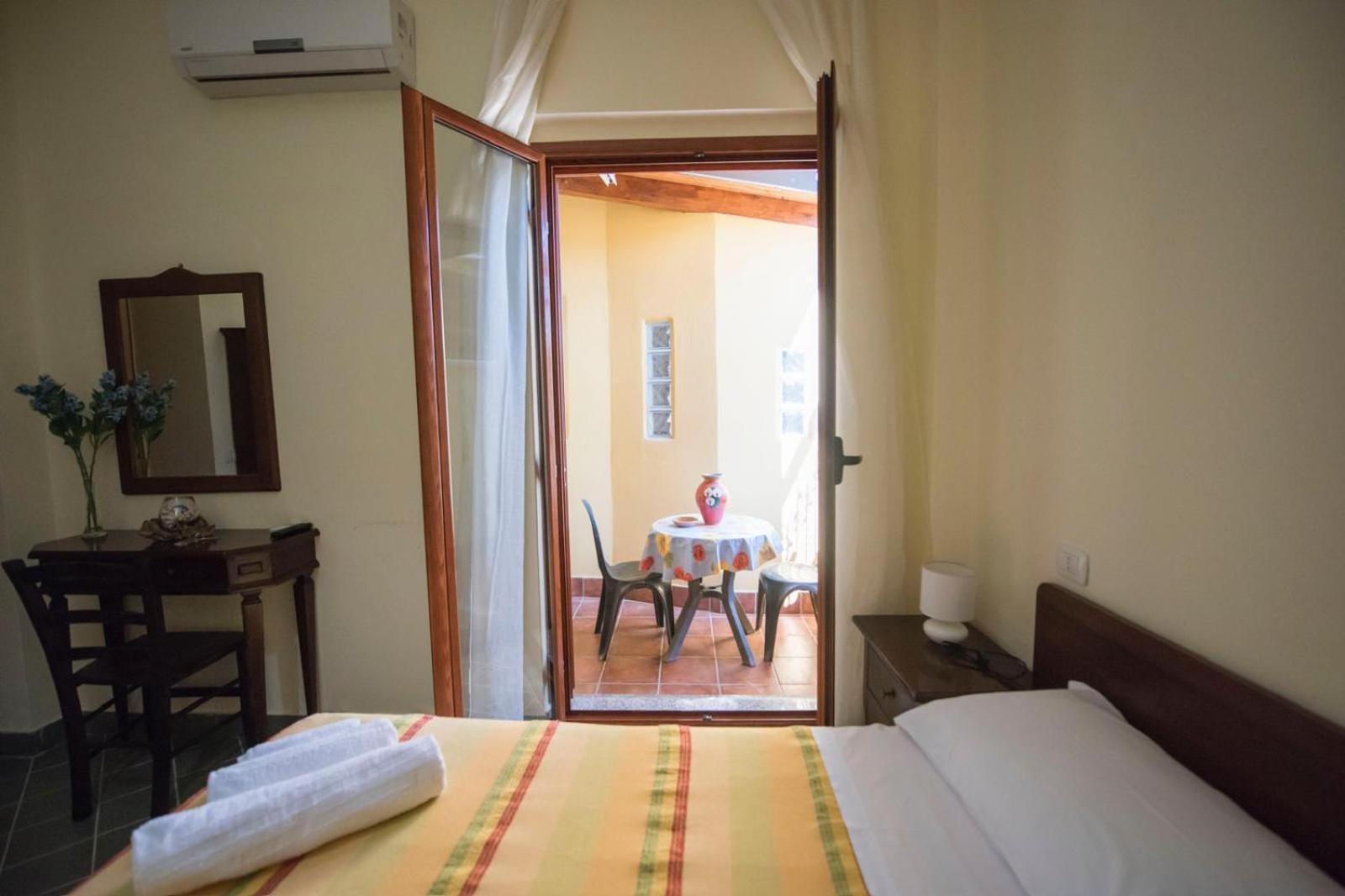 B&B Casa Cosmano Brancaleone Marina Bagian luar foto